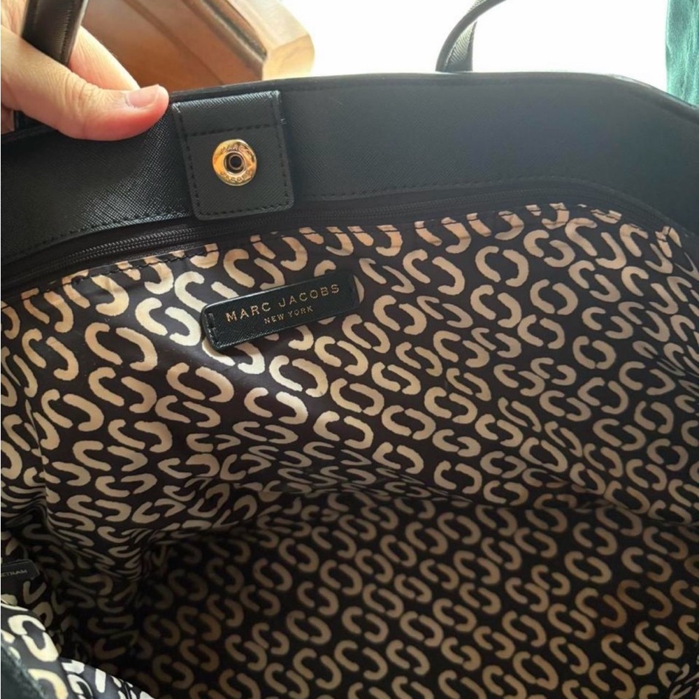 Marc Jacobs Classic Black Tote - Picture 3 of 5